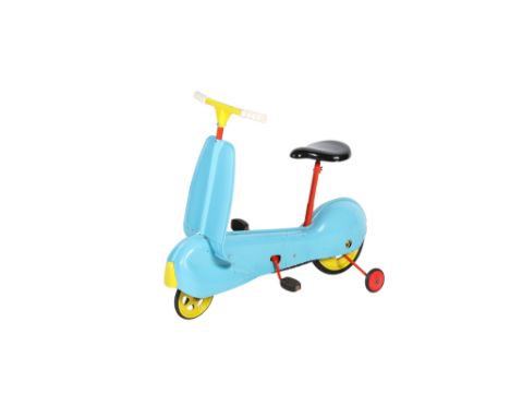 A vintage Mobo child's pedal scooter. H64cm