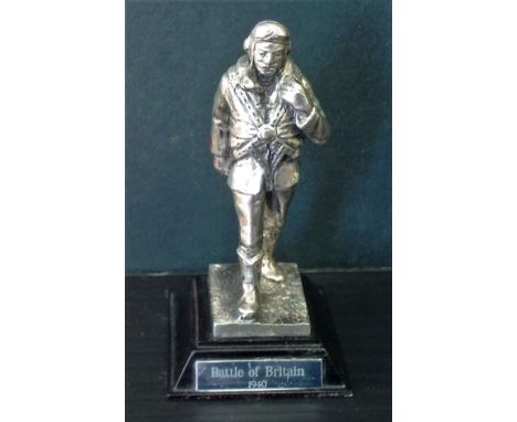 Battle Of Britain 1940 Silver Plated Pewter Military Pilot Figurine stands approx 11cm high with felt on wood base light poli