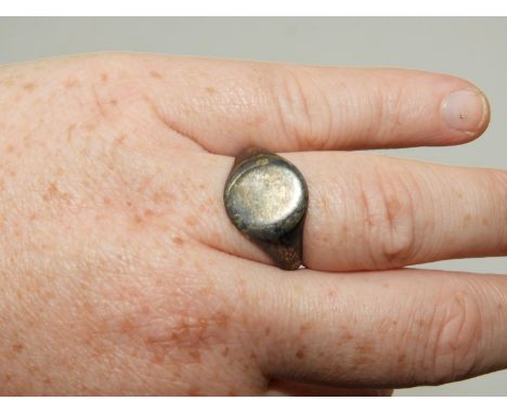 9ct Gold Signet Ring Vacant - 4gms 