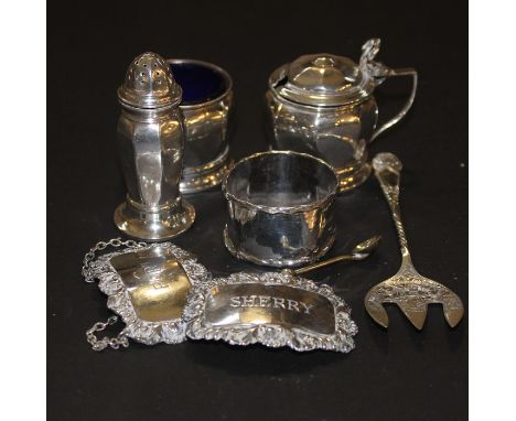 A three piece silver cruet set,&nbsp;by Docker &amp; Burn Ltd, assayed Birmingham 1930, all of circular form with octagonal s