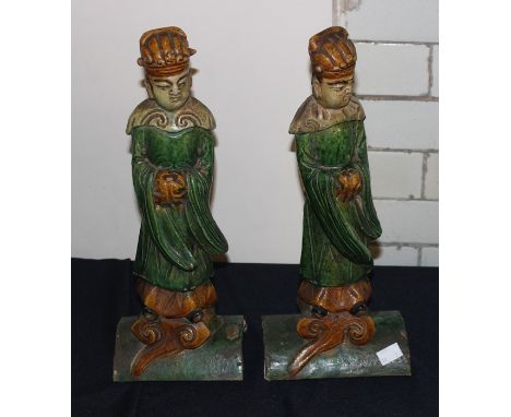 A pair of large Sancai pottery roof tile attendants,H39cm