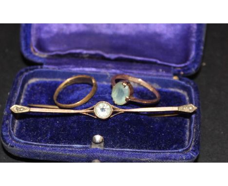 A 9ct. gold and aquamarine ring, set single oval mixed cut aquamarine to centre, assayed Birmingham 1921, (gross weight 1.4g)