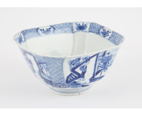 A Chinese blue and white square / octogonal bowl Qing dynasty, Kangxi period decorated with differents characters, a Xuande m