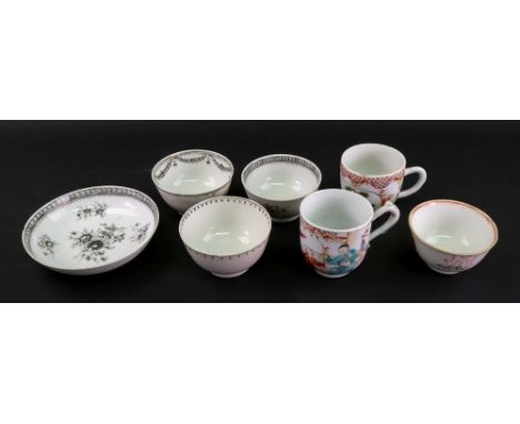 A group of Chinese export porcelain, Qianlong, comprising; a famille rose coffee cup painted with a panel of birds, a mandari