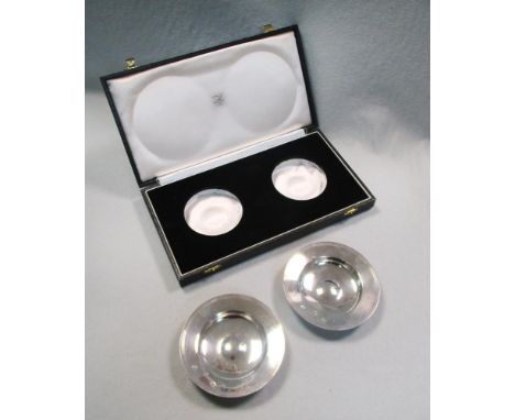 A pair of 20th century silver Armada dishes, by William Comyns & Sons, London 1958, the flared lips with display hallmarks, i