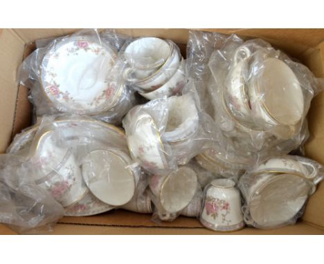 AMENDED FROM TWELVE TO SIX SETTINGA Royal Doulton 'Canton' H5052 pattern six setting dinner and tea service.   CONDITION REPO