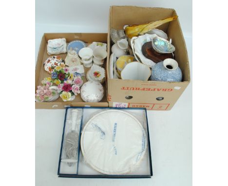 A quantity of mixed ceramics to include a boxed Royal Worcester plate and cake slice, numerous floral decorated ornaments, va