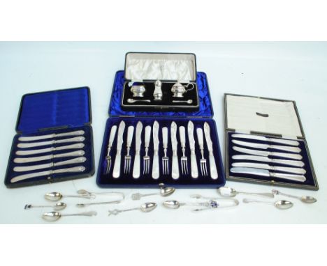 A mixed lot comprising a cased George V hallmarked silver three piece cruet set, William Suckling Ltd, Birmingham 1926, three