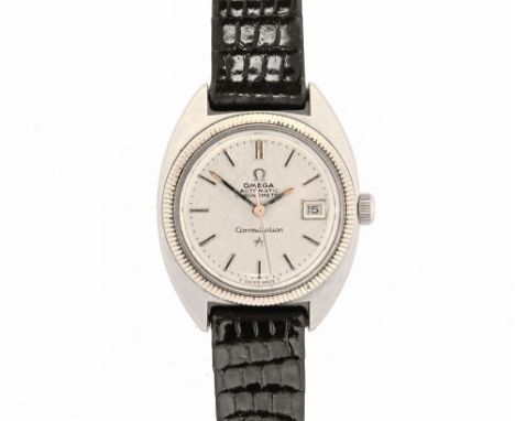 A ladies stainless steel Omega constellation automatic chronometer wristwatch, case width 25 mm. (see illustration). CONDITIO