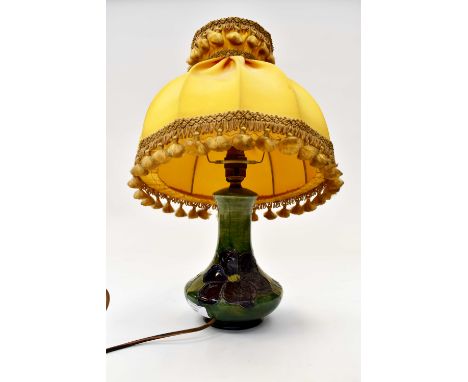 Mid 20th Century Moorcroft lamp - 17 cms high approx, old wiring A/F