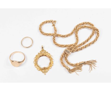 A 9ct gold fancy rope necklace with tassel details, length approx 16'', a 9ct gold fancy sovereign mount along with a  gents 