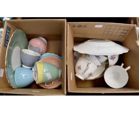 A floral teaset (20); a Colclough Harlequin tea service (18) (2 small boxes)