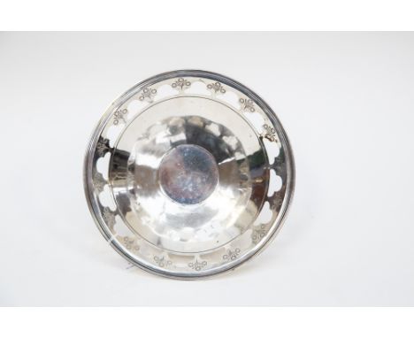 An Art Deco silver footed bowl with pierced rim, maker Roberts &amp; Belk, Sheffield 1938, weight all in approximately 