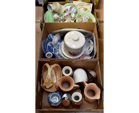 Assorted ceramics, including Carlton Ware leaf dishes, Fieldings Widdicombe Fair, blue and white ceramics, including plates, 