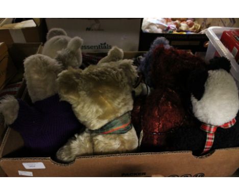 A collection of assorted bears to include; Pam Howell and others (one box)