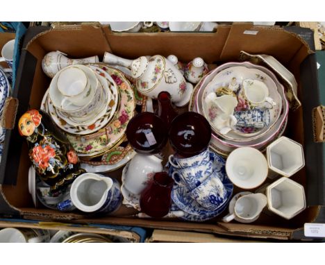 A collection of miscellaneous ceramic Abbeydale including cabinet plates, part teasets, Royal Crown Derby blue and white, spi