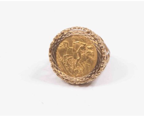 9 ct gold hallmarked 22 ct ½ sovereign coin within ring mount dated 1913, total gross weight 8.89 grams