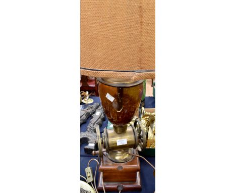 Table lamp woth coffee grinder base and shade