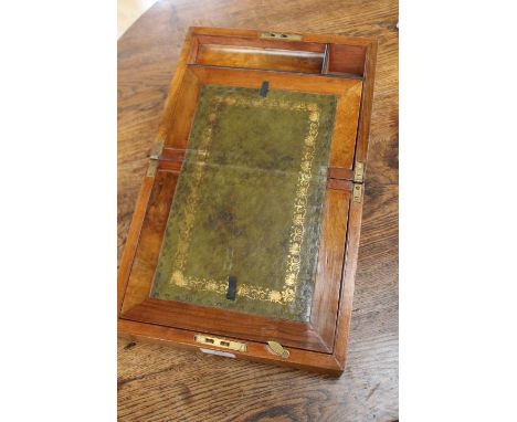 Walnut writing slope, Victorian, refurbished, circa 1980. Height 26 cms x 21 cms x 12 cms, light green leather to slope