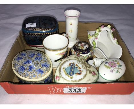 A mixed lot of trinket boxes etc.