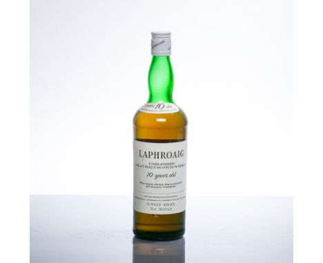 LAPHROAIG 10 YEAR OLD
Unblended Islay Malt Scotch Whisky. 75cl/26.4 fl ozs, 75° Proof/43% volume.
 CONDITION REPORT: Good.