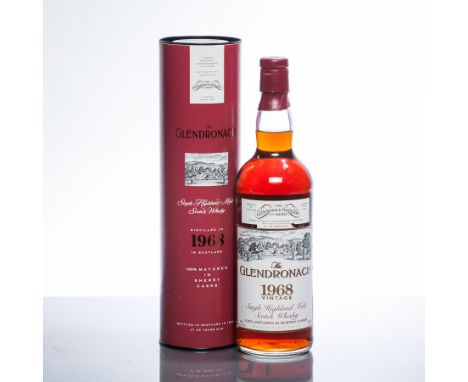 GLENDRONACH 1968 VINTAGE 25 YEAR OLD
Single Highland Malt Whisky, matured in Sherry Casks. Bottled 1993, 750ml, 43% volume, i