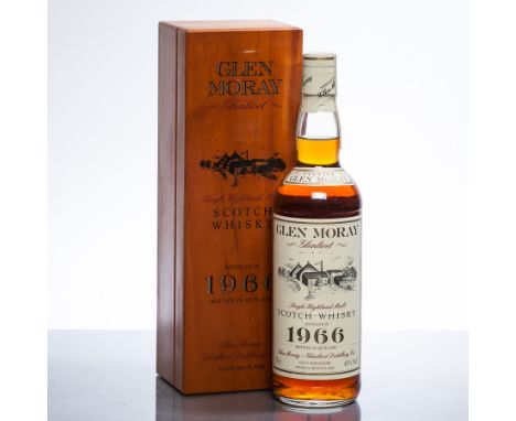 GLEN MORAY GLENLIVET VINTAGE 1966
Single Highland Malt Whisky, aged 26 Years. Bottle No. 108 of 255. 70cl, 43% volume, in woo