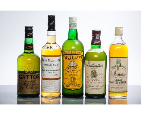 THE BAILIE NICOL JARVIE
Blended Scotch Whisky. 70cl, 40% volume.
BALLANTINE'S 17 YEAR OLD
Blended Scotch Whisky. 75cl, 43° G.