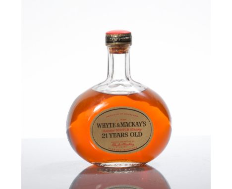 WHYTE & MACKAY'S 21 YEARS OLD
Blended Scotch Whisky. Full bottle size, no capacity stated, 70° proof.