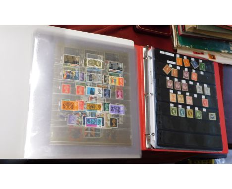 Great Britain 1958-1970 Ring binder with u/m regional issues pule folder with u/m commemoratives in mounted pages 1965-1970