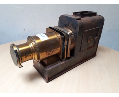  Sale Item:    WALTER TYLER LONDON TELESCOPIC LENS MAGIC LANTERN (AF)  Vat Status:   No Vat   Buyers Premium:  This lot is su