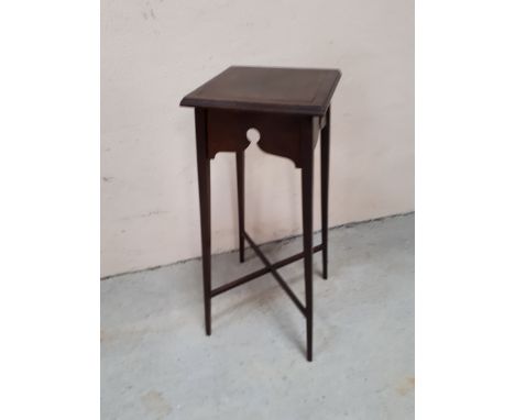  Sale Item:    MAHOGANY PEDESTAL TABLE   Vat Status:   No Vat   Buyers Premium:  This lot is subject to a Buyers Premium of 1