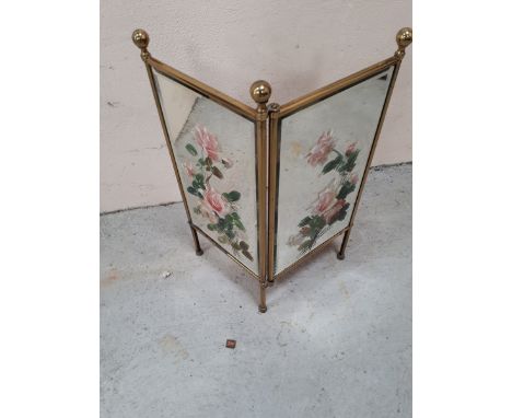  Sale Item:    BRASS MIRRORED FIRE SCREEN   Vat Status:   No Vat   Buyers Premium:  This lot is subject to a Buyers Premium o