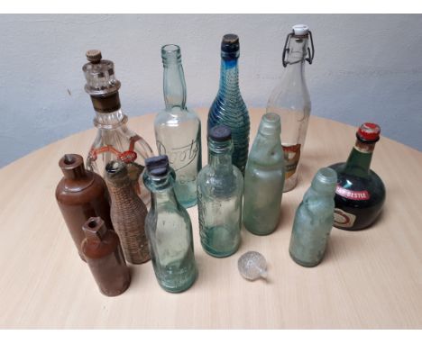  Sale Item:    BOX VARIOUS GLASS & STONE BOTTLES (AF)  Vat Status:   No Vat   Buyers Premium:  This lot is subject to a Buyer