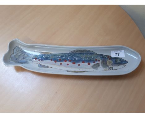  Sale Item:    HIGHLAND STONEWARE FISH PLATE   Vat Status:   No Vat   Buyers Premium:  This lot is subject to a Buyers Premiu