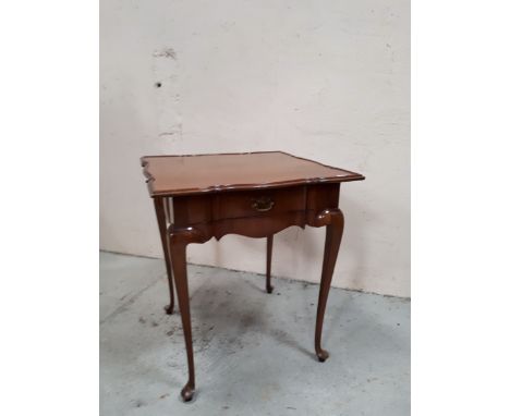  Sale Item:    MAHOGANY OCCASIONAL TABLE (AF)   Vat Status:   No Vat   Buyers Premium:  This lot is subject to a Buyers Premi