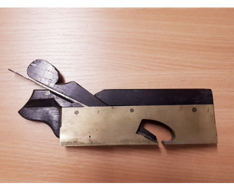  Sale Item:    ROSEWOOD & BRASS INFILL REBATE PLANE 1.5 CMS WIDE (AF)  Vat Status:   No Vat   Buyers Premium:  This lot is su