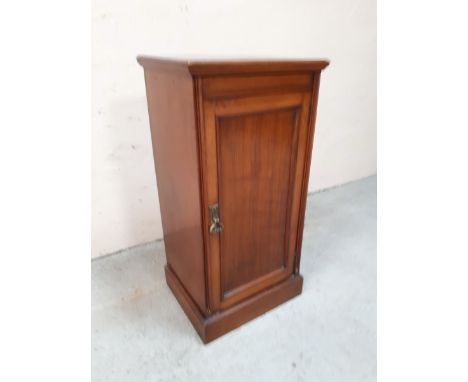  Sale Item:    MAHOGANY BEDSIDE CABINET   Vat Status:   No Vat   Buyers Premium:  This lot is subject to a Buyers Premium of 