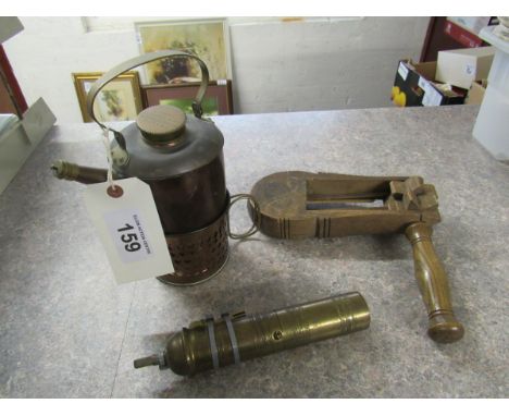  Sale Item:    COPPER KETTLE BRASS GRINDER & RATTLE  Vat Status:   No Vat   Buyers Premium:  This lot is subject to a Buyers 