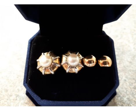  Sale Item:    2 PAIRS EAR RINGS MKD 375 (1 AF)   Vat Status:   No Vat   Buyers Premium:  This lot is subject to a Buyers Pre