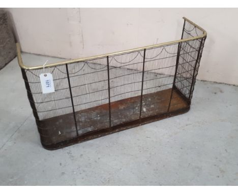  Sale Item:    BRASS FIRE SCREEN   Vat Status:   No Vat   Buyers Premium:  This lot is subject to a Buyers Premium of 15% + V
