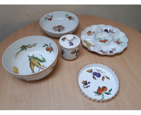  Sale Item:    ROYAL WORCESTER EVESHAM BOWLS ETC (AF)  Vat Status:   No Vat   Buyers Premium:  This lot is subject to a Buyer