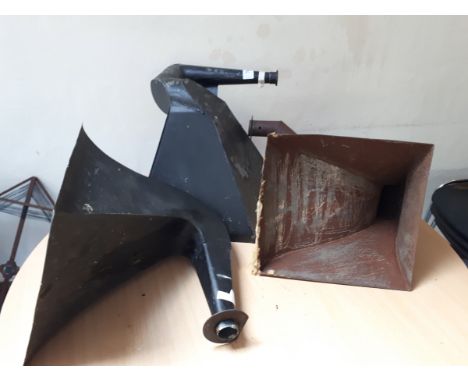  Sale Item:    3 GRAMOPHONE HORNS (AF)   Vat Status:   No Vat   Buyers Premium:  This lot is subject to a Buyers Premium of 1
