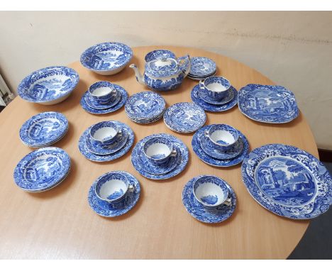  Sale Item:    BOX COPLAND SPODE BLUE & WHITE CHINA (AF)  Vat Status:   No Vat   Buyers Premium:  This lot is subject to a Bu