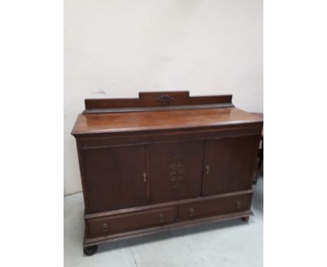  Sale Item:    EDWARDIAN OAK SIDEBOARD (AF)   Vat Status:   No Vat   Buyers Premium:  This lot is subject to a Buyers Premium