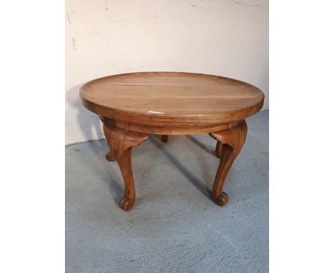  Sale Item:    FRUIT WOOD CIRCULAR COFFEE TABLE (AF)  Vat Status:   No Vat   Buyers Premium:  This lot is subject to a Buyers