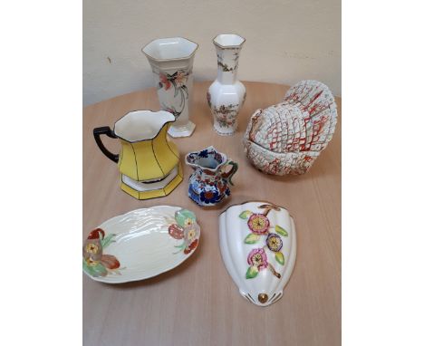  Sale Item:    TURKEY DISH CLARICE CLIFF DISH & OTHERS (AF)  Vat Status:   No Vat   Buyers Premium:  This lot is subject to a