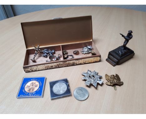  Sale Item:    MILITARY FIGURE & BOX BUTTONS ETC (AF)  Vat Status:   No Vat   Buyers Premium:  This lot is subject to a Buyer