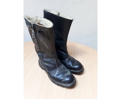 Sale Item:    AVIAKIT 551 SIZE E9 BOOTS WITH COMMANDO SOLES  Vat Status:   No Vat   Buyers Premium:  This lot is subject to 