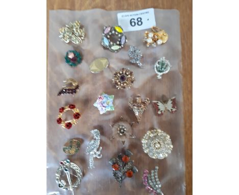  Sale Item:    20 VINTAGE BROOCHES   Vat Status:   No Vat   Buyers Premium:  This lot is subject to a Buyers Premium of 15% +